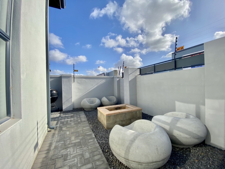 To Let 3 Bedroom Property for Rent in Sandown Western Cape